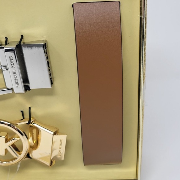 MICHAEL KORS Black Tan Interchangeable Monogram Logo Boxed Belt Gift Set - Picture 6 of 8